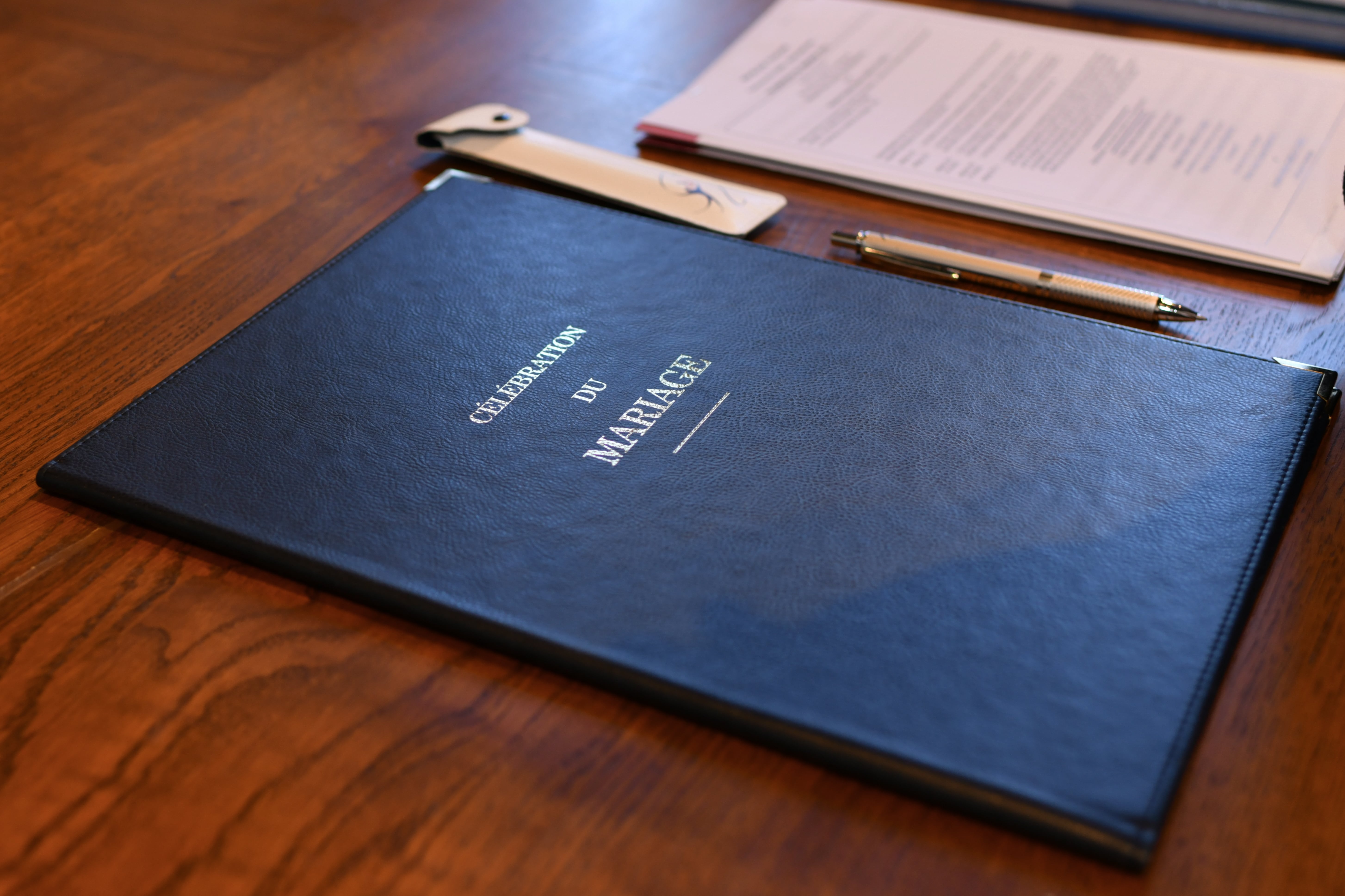 folder-with-documents-for-wedding-2024-11-25-14-01-23-utc-min