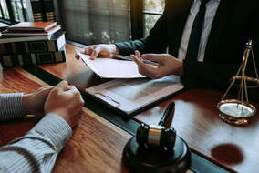 clients-come-to-seek-advice-for-the-law-regarding-YYBA4RD